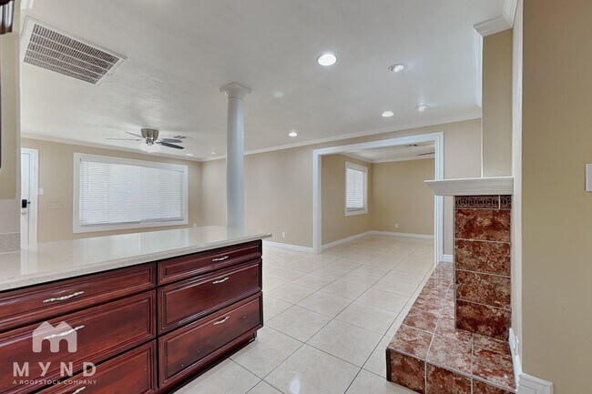 Building Photo - 6314 N 30th Dr