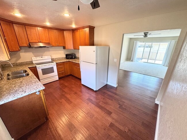 Building Photo - Upgraded 2 bed 1 bath Condo in Mountain View.