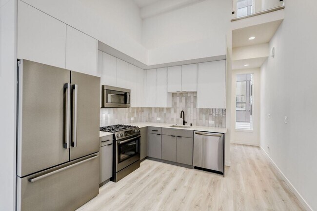 Foto del edificio - Stylish Seattle Home | 2 Bed, 2 Bath + A/C & Private Patio