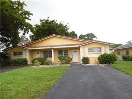Foto principal - 3892 NW 110th Ave