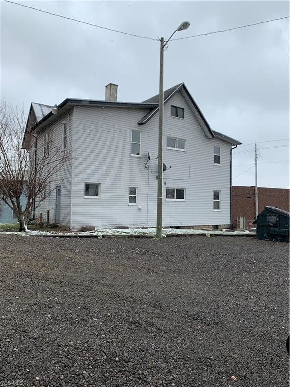Foto principal - 319 12th St NE