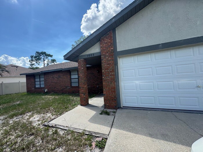 Foto principal - 1604 Pendleton St