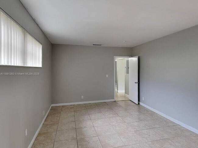 Building Photo - 3311 N 41st Ct