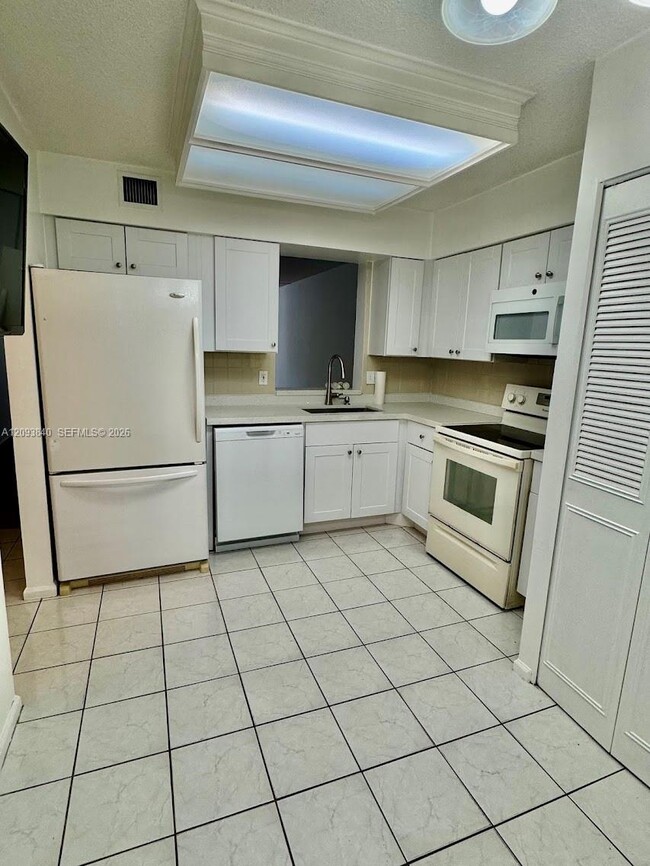 Foto del edificio - 7591 NW 1st St