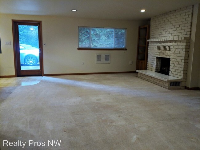 Building Photo - 1 br, 1 bath House - 16904 NE 30th St