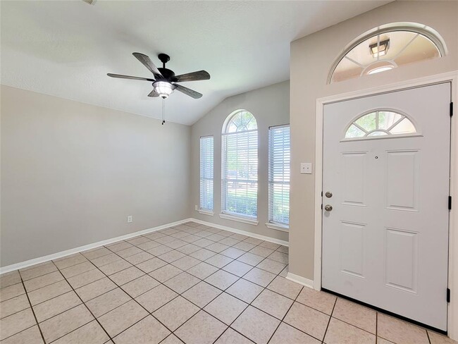 Foto del edificio - 4226 Daisy Meadow Dr