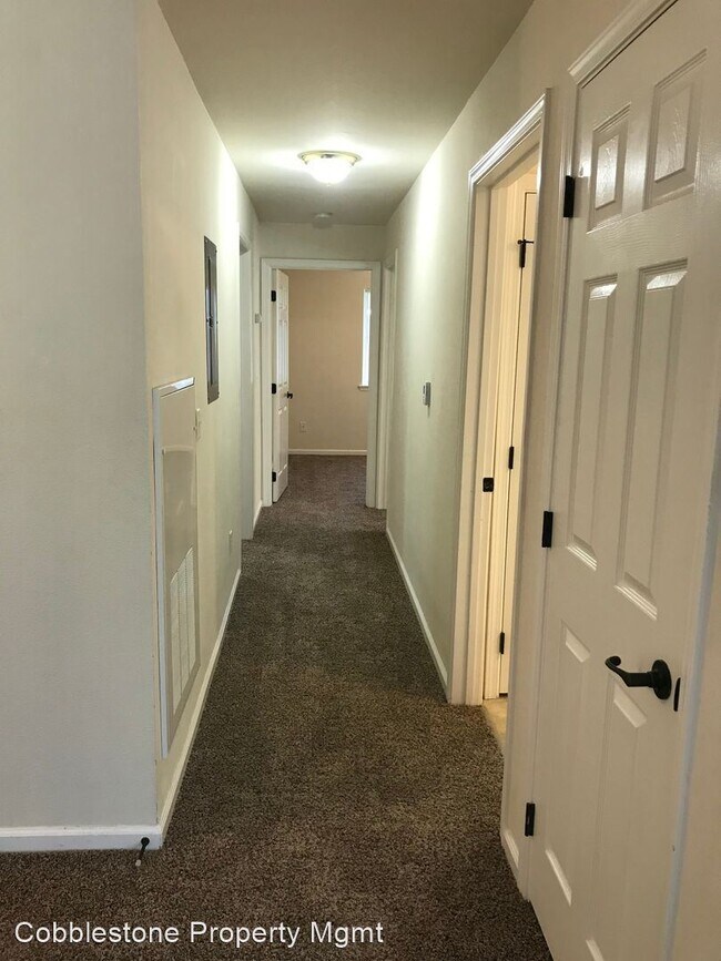Foto del edificio - 10046 W Garverdale Ln