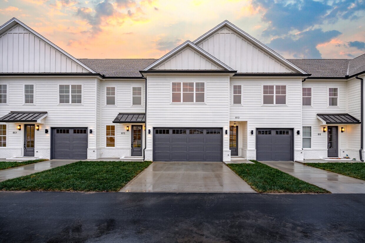 Foto principal - 815 Vickery Dr