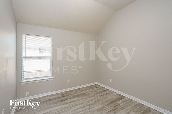 Foto del edificio - 4531 Bridgevillage Dr