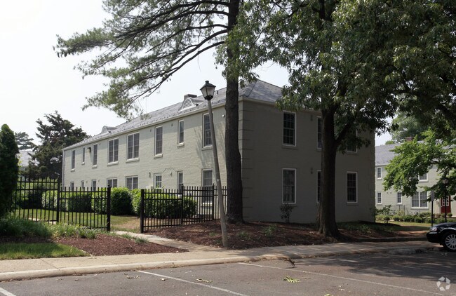 Foto del edificio - Whitefield Commons Apartments
