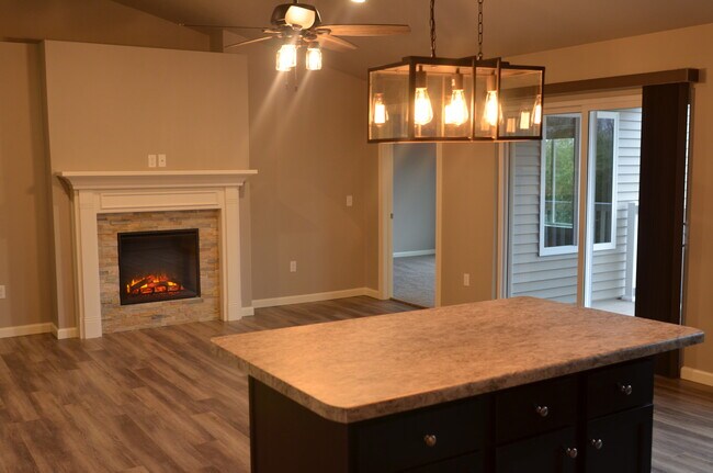 Foto del edificio - 301 Valley Rd