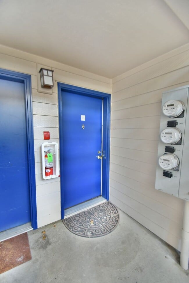 Building Photo - 2bd/2ba Woodinville Condo