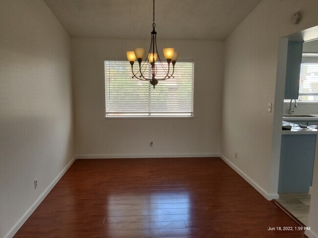 Building Photo - 8904 Napoli Dr