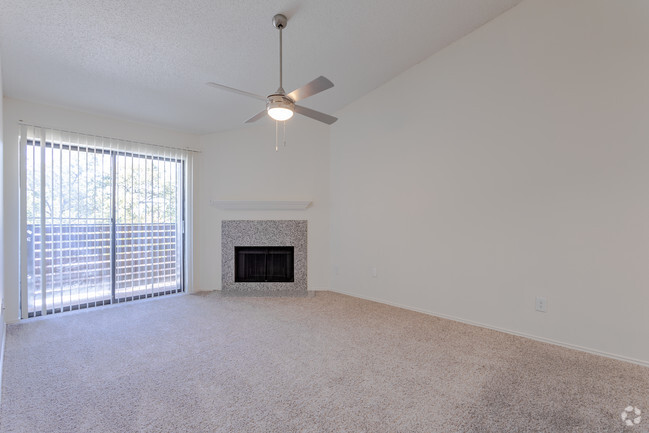 1BR,1BA - 676SF A2 - LIVING AREA - Vine on North Park