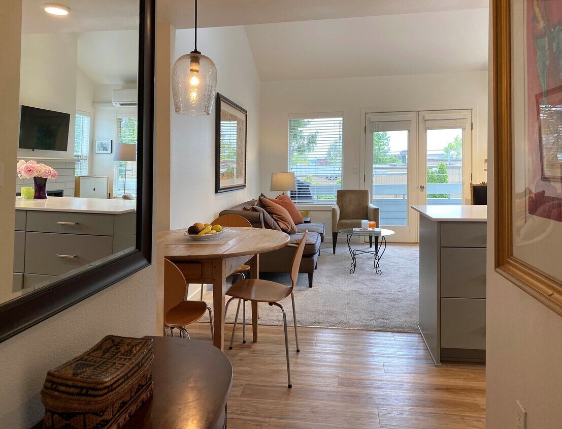 Foto principal - 1905 42nd Ave E