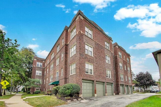 Foto del edificio - 600 N La Grange Rd