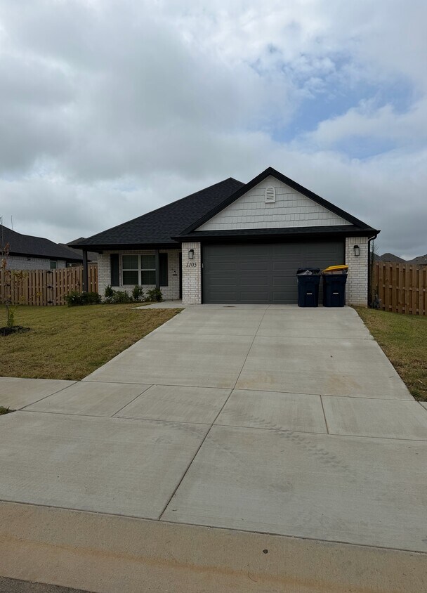 Photo - 1105 Pepperwood ave lowell ar72745