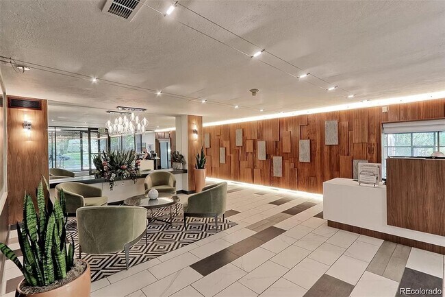 Foto del edificio - 460 S Marion St Pkwy