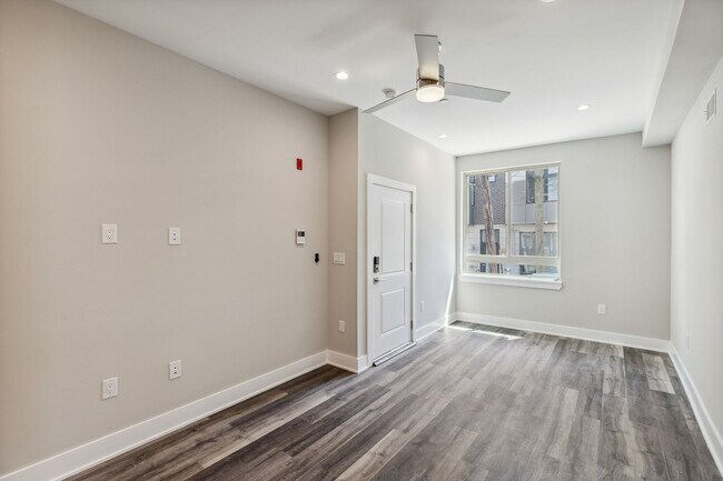 Photo - 1609 Ogden St Apartment