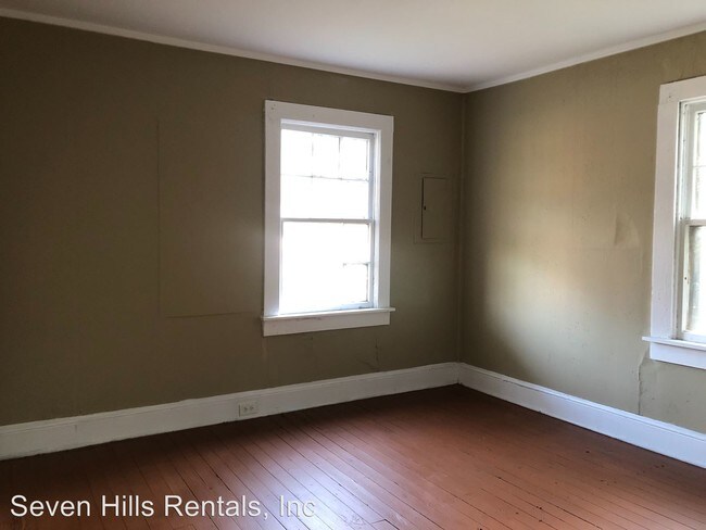 Building Photo - 2 br, 1 bath House - 418 E. 12th Street