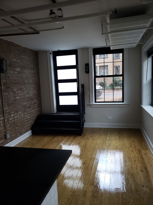 Foto del edificio - 4833 N Talman Ave