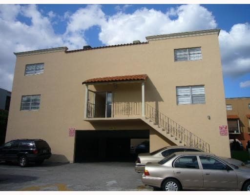 Foto del edificio - 1305 W 53rd St