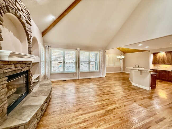 Building Photo - Gorgeous 4 Bedroom Home located in Gated B...