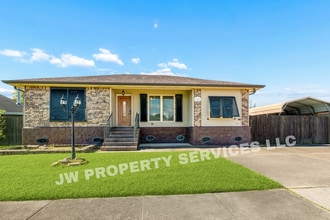 Building Photo - 2749 Varnado St