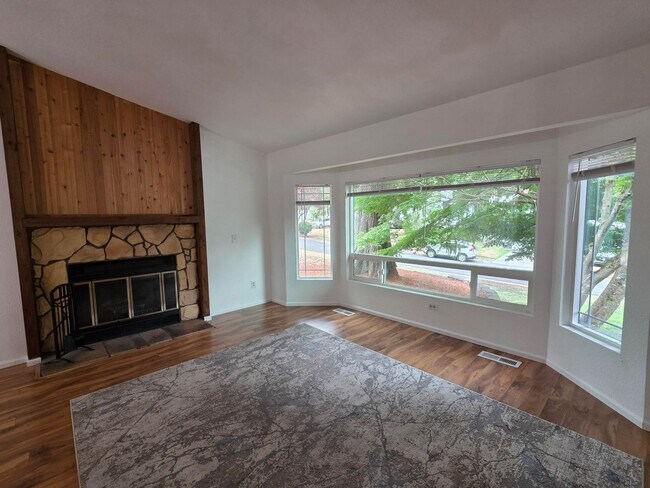 Foto del edificio - 8216 Winchester Ct NW