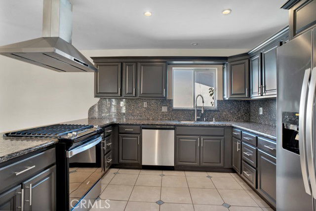 Foto del edificio - 7635 Fallbrook Ave