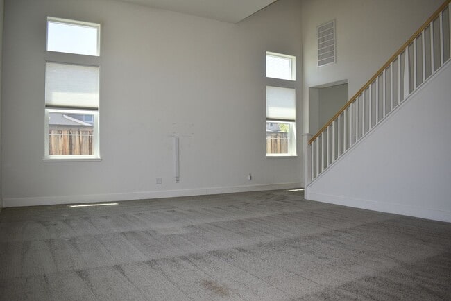 Building Photo - 6000 Danwood Dr