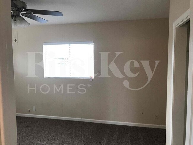 Foto del edificio - 6651 N 20th Ave