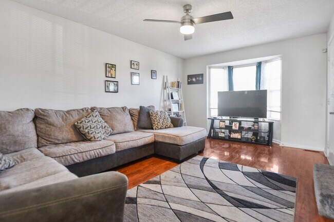 Foto del edificio - Pet Friendly Three Bedroom!