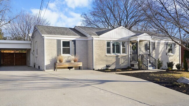 Photo - 307 Avondale Dr House