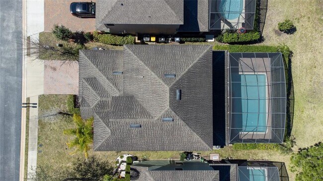 Building Photo - 2317 Victoria Dr