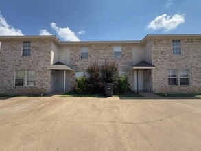 Building Photo - 5908 Greengate Dr