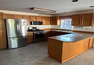 Building Photo - 8019 57th Dr NE