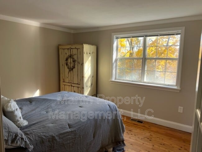 Foto del edificio - 65 Kennedy Dr