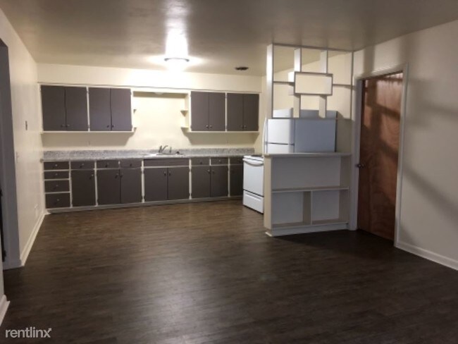 Building Photo - 2106 Lake Point Dr