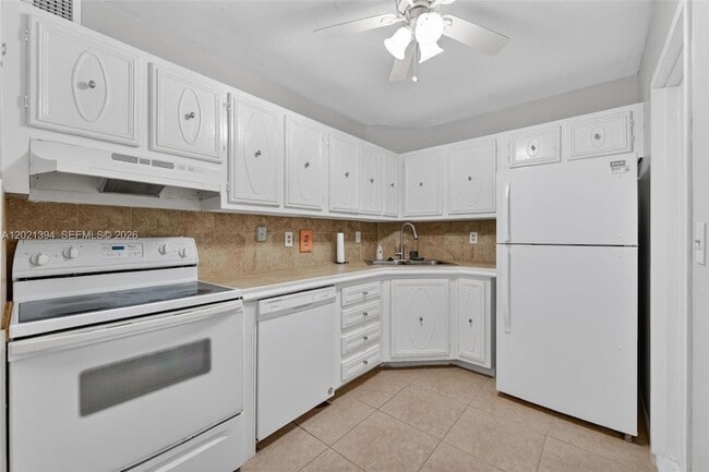 Building Photo - 3119 Oakland Shores Dr