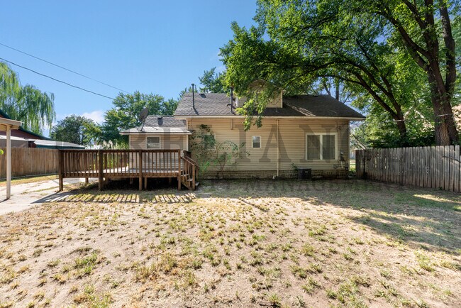 Building Photo - 218 N Emporia St