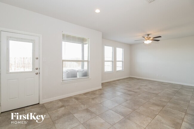 Foto del edificio - 9433 Blaine Dr