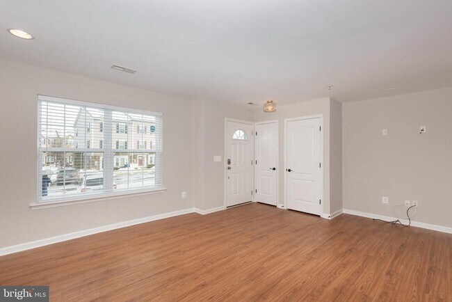 Building Photo - 6515 Dundee Dr