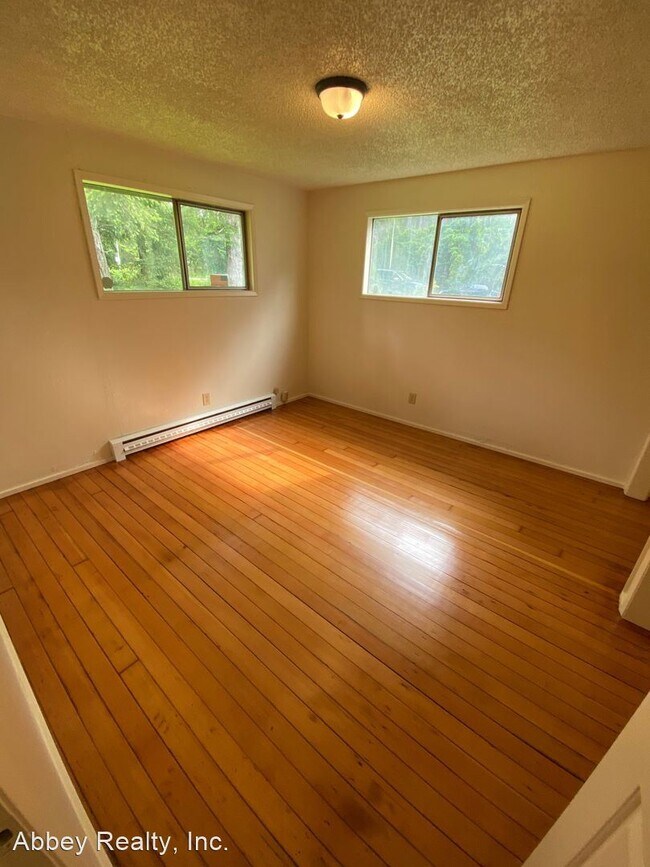Building Photo - 2 br, 1 bath House - 2915 Cooper Point Rd NW