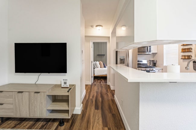 Foto del edificio - 1629 N Clarkson St