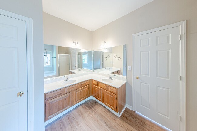 Building Photo - 2193 Northbrook Ridge NW