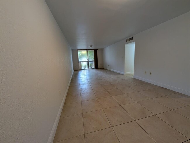 Building Photo - 1800 Sans Souci Blvd