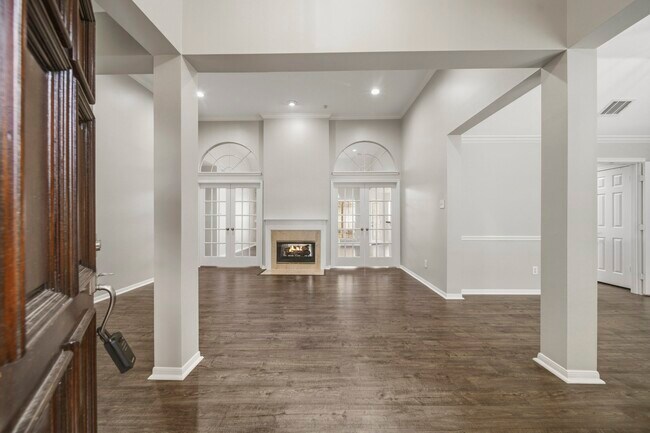 Building Photo - 1735 Berkoff Dr