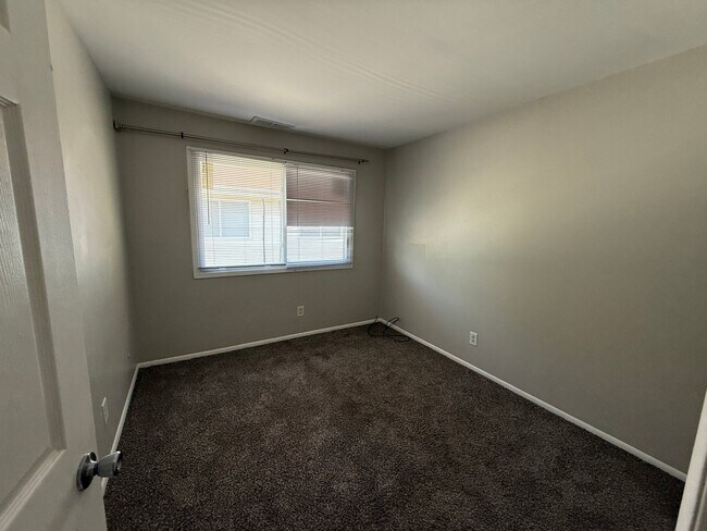Foto del edificio - 6885 Fillmore Dr