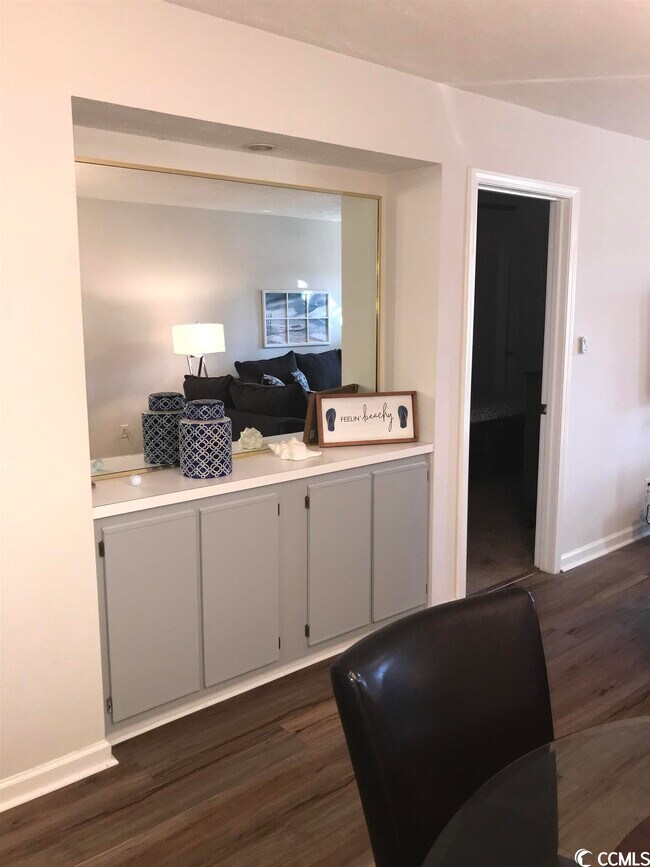Foto del edificio - 320 Pinehurst Ln